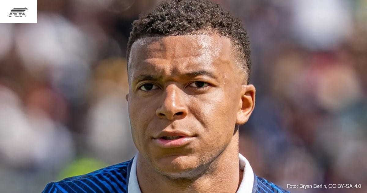 Mbappé beim Feiern in Paris gesichtet · Pollar