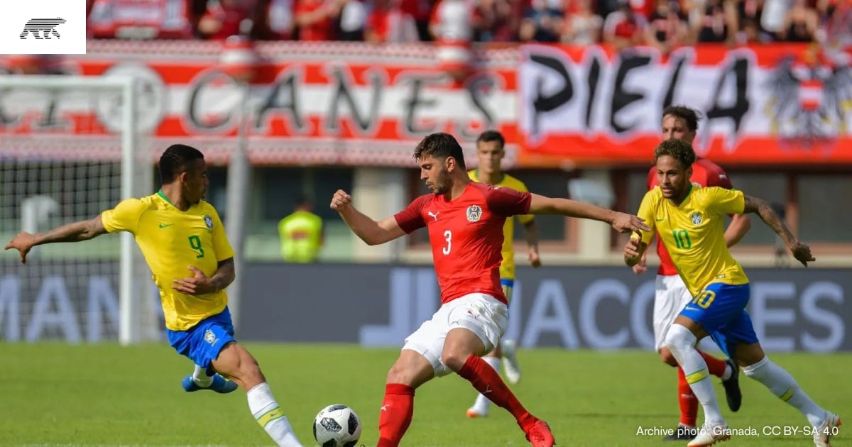 Neymar sent off for hand over mouth in Santos draw · Pollar