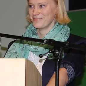 Nina Stahr