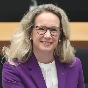 Sarah Wedl-Wilson