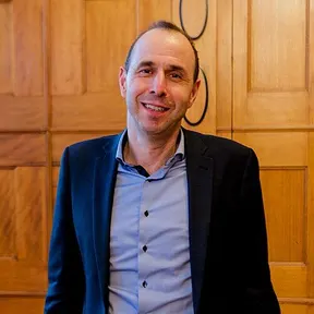 Tobias Straumann