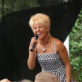 Linda Feller