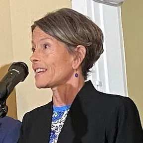 Sara Nelson
