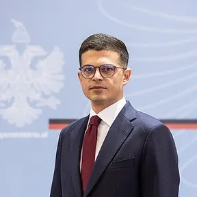 Pirro Vengu