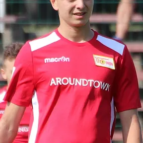 Fisnik Asllani