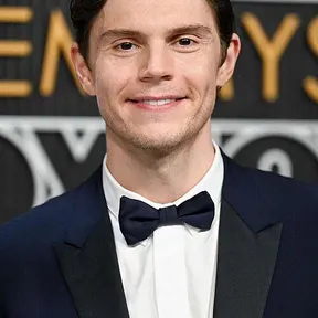 Evan Peters