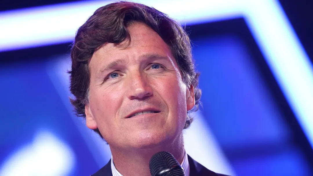 US- und polnische Vertreter verurteilen Tucker Carlson wegen Äußerungen zur Rechtfertigung des Überfalls auf Polen 1939